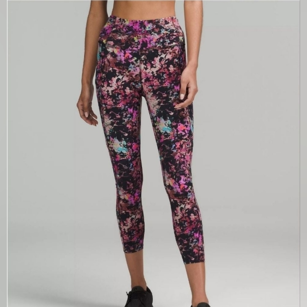 Fast and Free HR Tight 25"